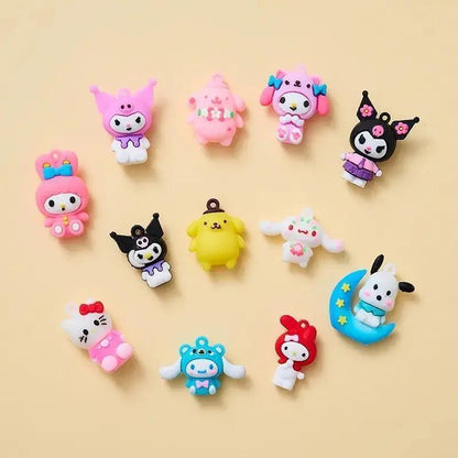 40pcs Sanrio Mysterious Surprise Box Doll Poking Fun Pendant, Poking Hole Party Doll, Hole-Hole Fun Party Decoration, Small Gift