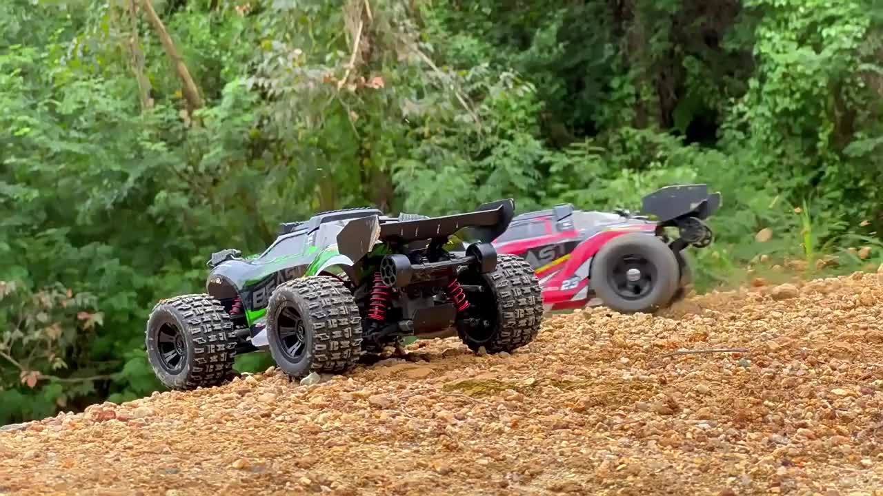 High-speed Remote-controlled Off-road Vehicle, Cool Toy, 2.4GHz Remote Control, Impact-resistant And Drop-resistant Material, Toy for Boys, Suitable for 3+ Years Old, Best Christmas Gift