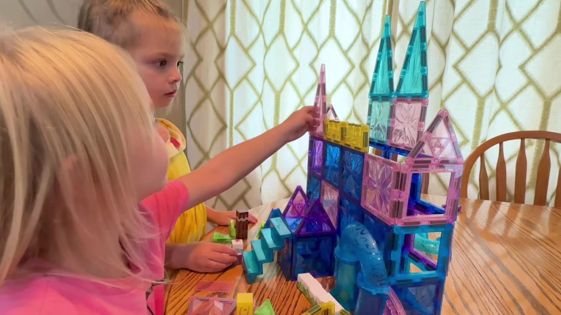 Set of 114pcs Featuring a Diamond Princess Ice Castle Theme, Designed As Puzzle Toys for Kids