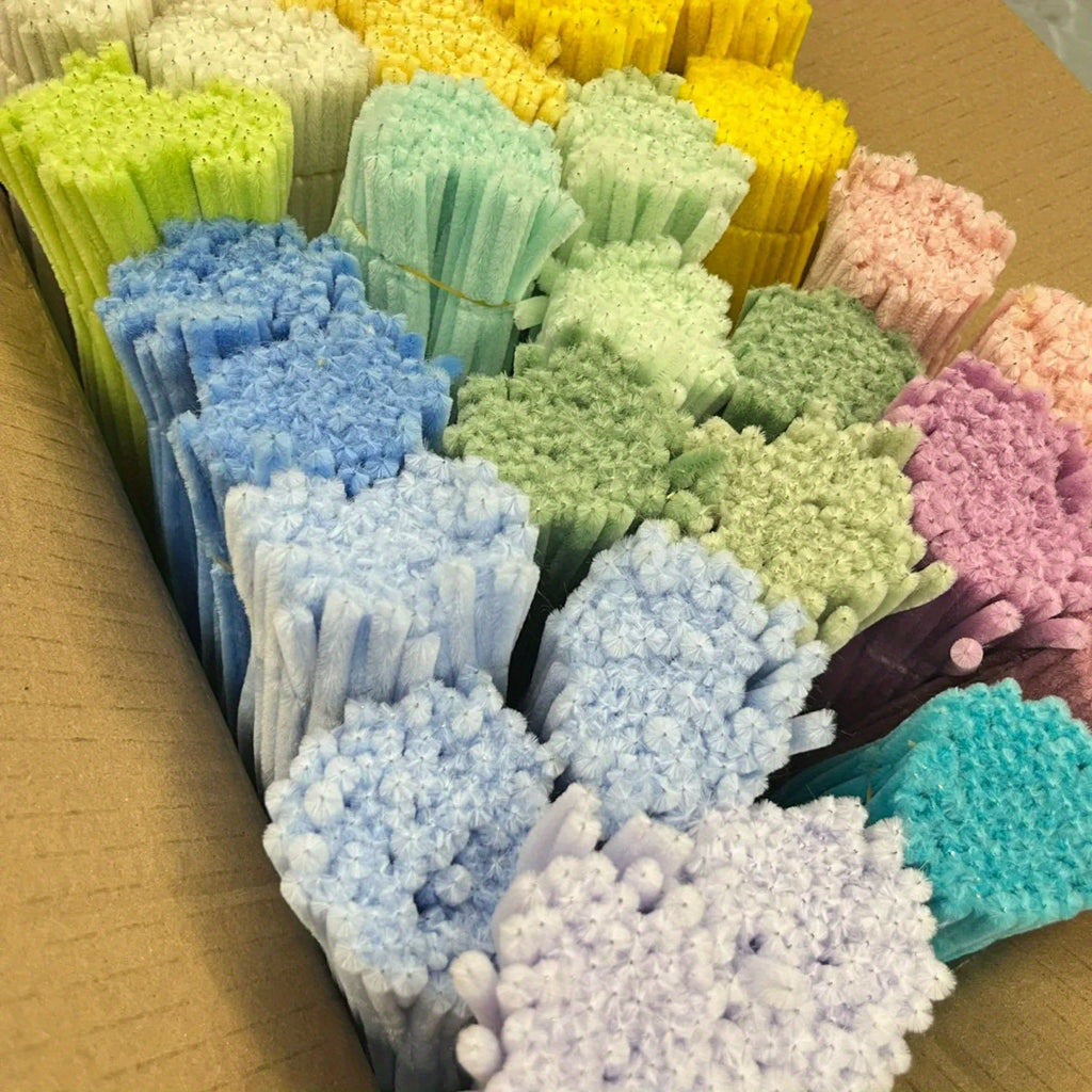 There Are 1020 Solid Color Twist Sticks with Patterned Rods Available in 20 Different Colors. They Feature Upgraded, Thicker Fuzzy Strips, with Ample Quantity Suitable for Various Projects, Crafts, And Are Ideal for Beginners.