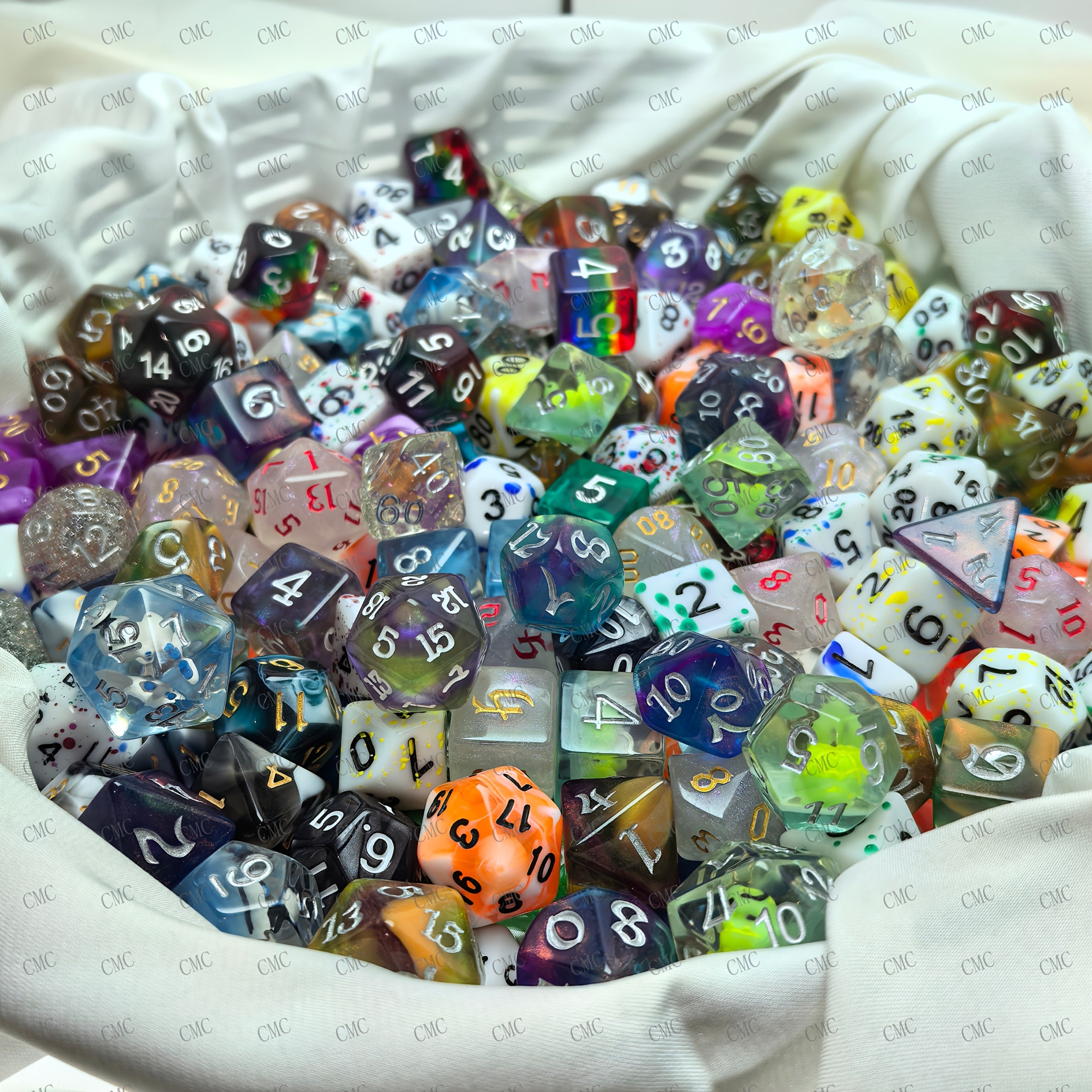 2.2 LB Dice (About 135pcs) Dnd Bulk Polyhedral Dice D4-D20 Random Mixed Styles Random Polyhedral Dice Set for D&D Dungeons And Dragons Pathfinder RPG DND