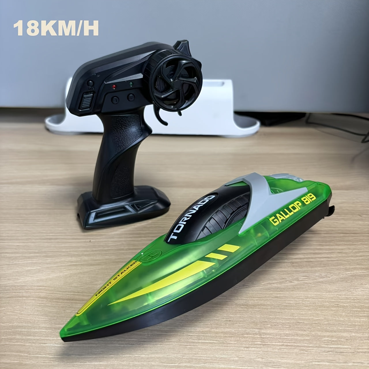 High Speed Remote Control Motor Speedboat, Up To 25km/ H Speed, Ship Flip Reset, Low Power/ Overboard Night Light Tips, Specially Suitable As A Christmas, Halloween, Birthday