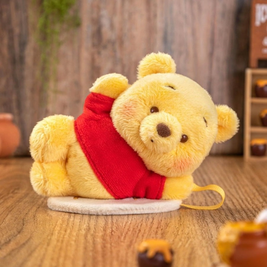 Random 1pc MINISO Disney Winnie The Pooh & Friends Series Figure Ornament. Contains Collectible Figures Of Winnie The Pooh, Tigger, Eeyore, Kanga And Roo with Classic Styled Outfits. Adorable Dolls, Ideal Gifts for All Occasions.