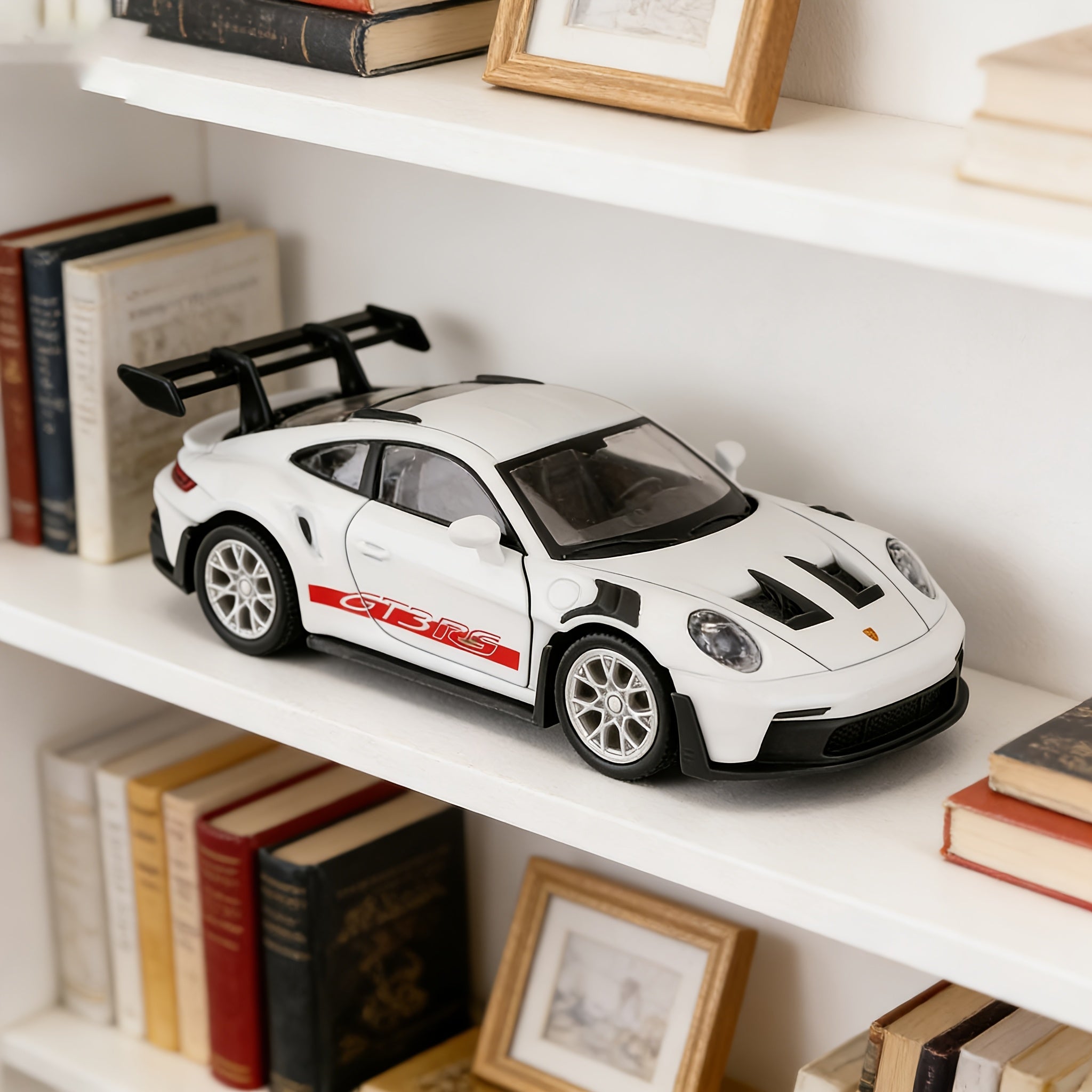 Collectible Model of The Porsche 911 for Adults - a High-Detail Die-Cast Zinc Alloy Display Piece, Ideal for Exhibitions, Home Decor, And a Perfect Gift for Car Lovers on Birthdays And Christmas