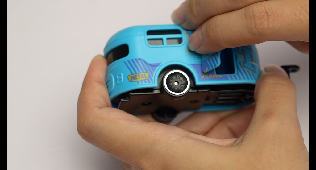 Remote-Controlled Car Toy with Alloy Body & Shock-Absorbing Chassis - Off-Road Vehicle Suitable for Boys, Outdoor/Indoor Racing, - ( Metal Frame) - Christmas/New Year Gift, Speed Races & Coordination Training