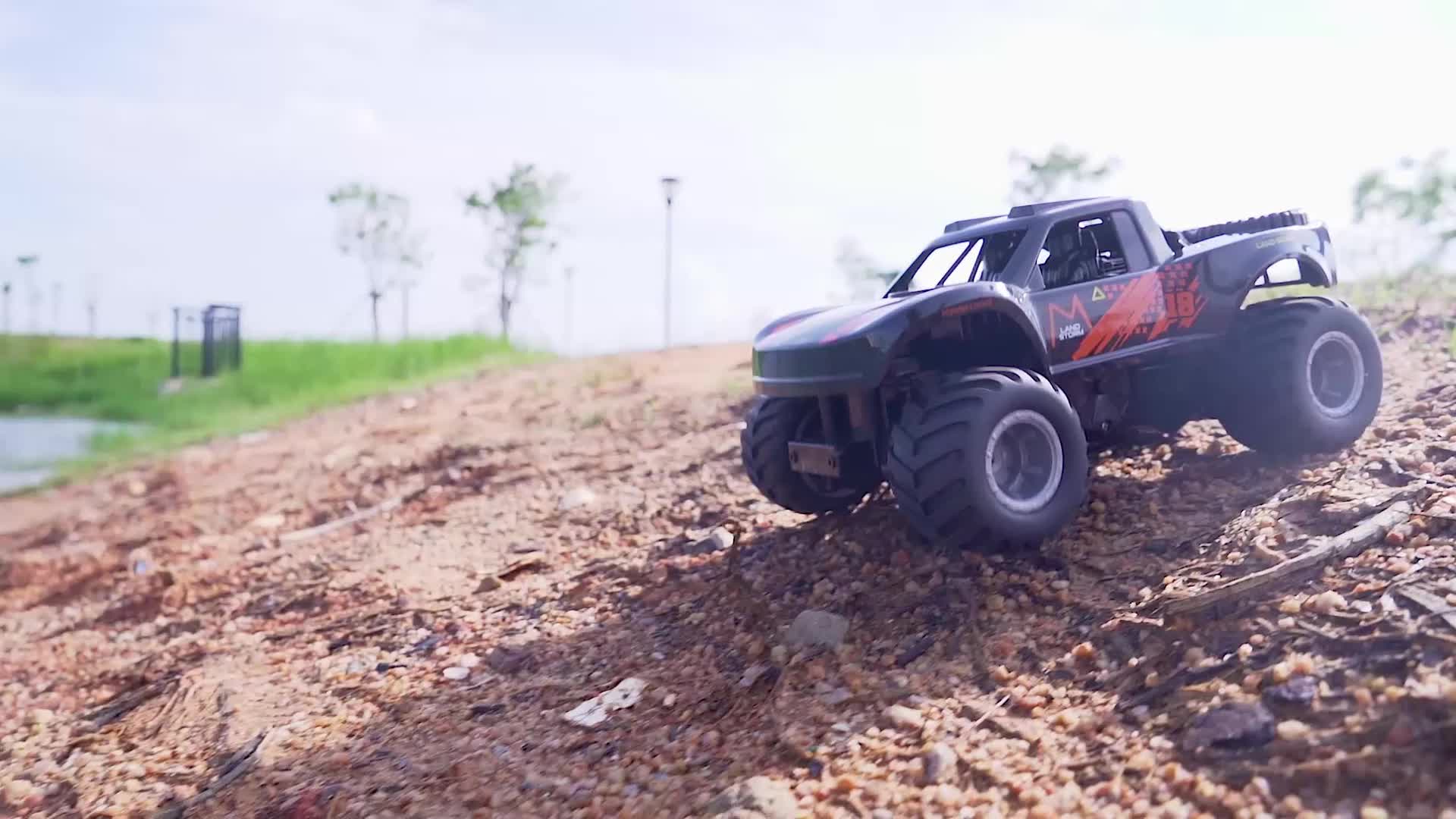 RC Trucks 4x4 Offroad Waterproof 1:16 Amphibious Remote Control Car with 2 Rechargeable Battery 4WD All Terrain Monster Truck RC Car for Boys 4-7 gift present