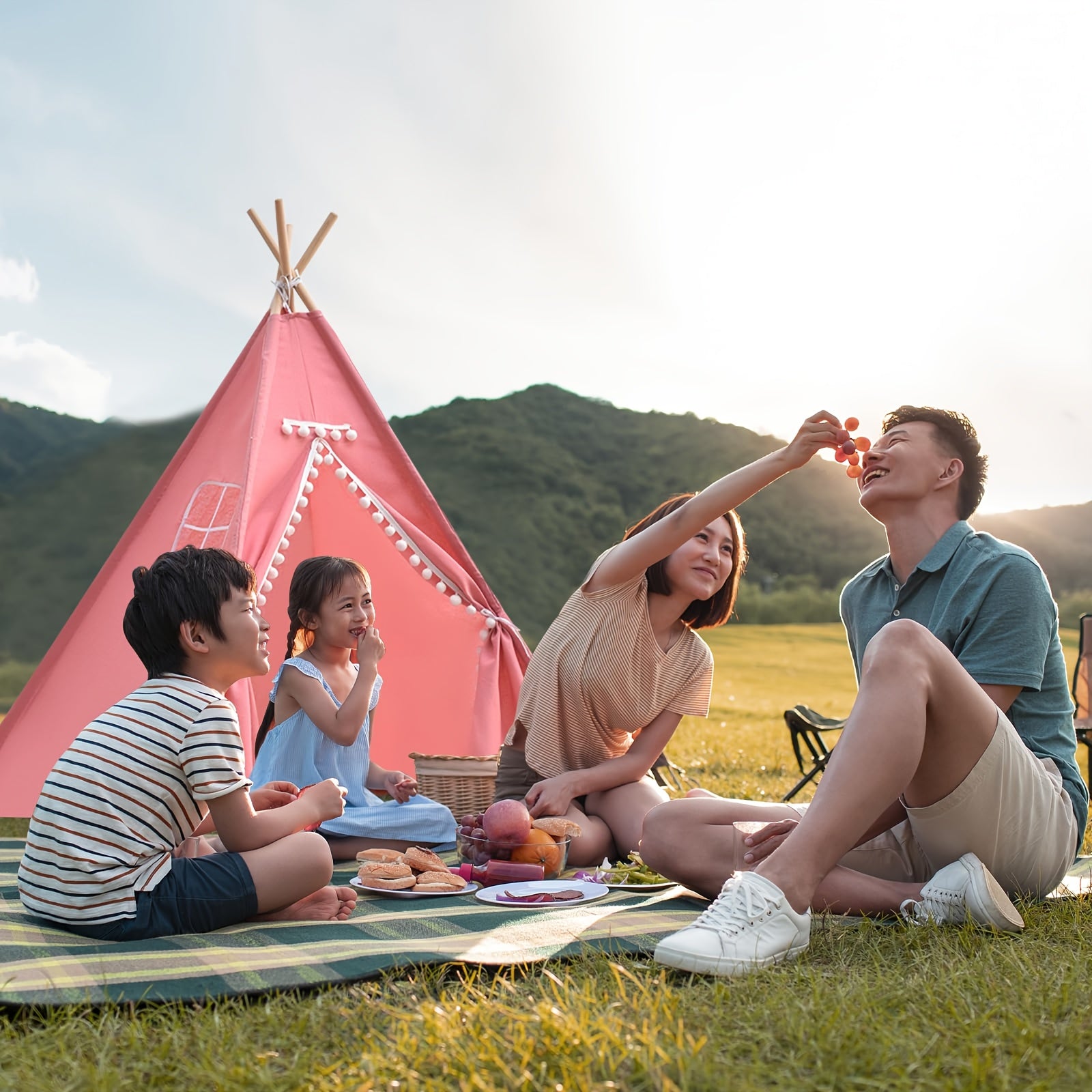 Teepee Tent, Indoor/Outdoor Play Tent Suitable for Nordic Conical Family Princess Small House, Washable Tent for Birthdays And Holidays, Christmas And Halloween (Without Padding)