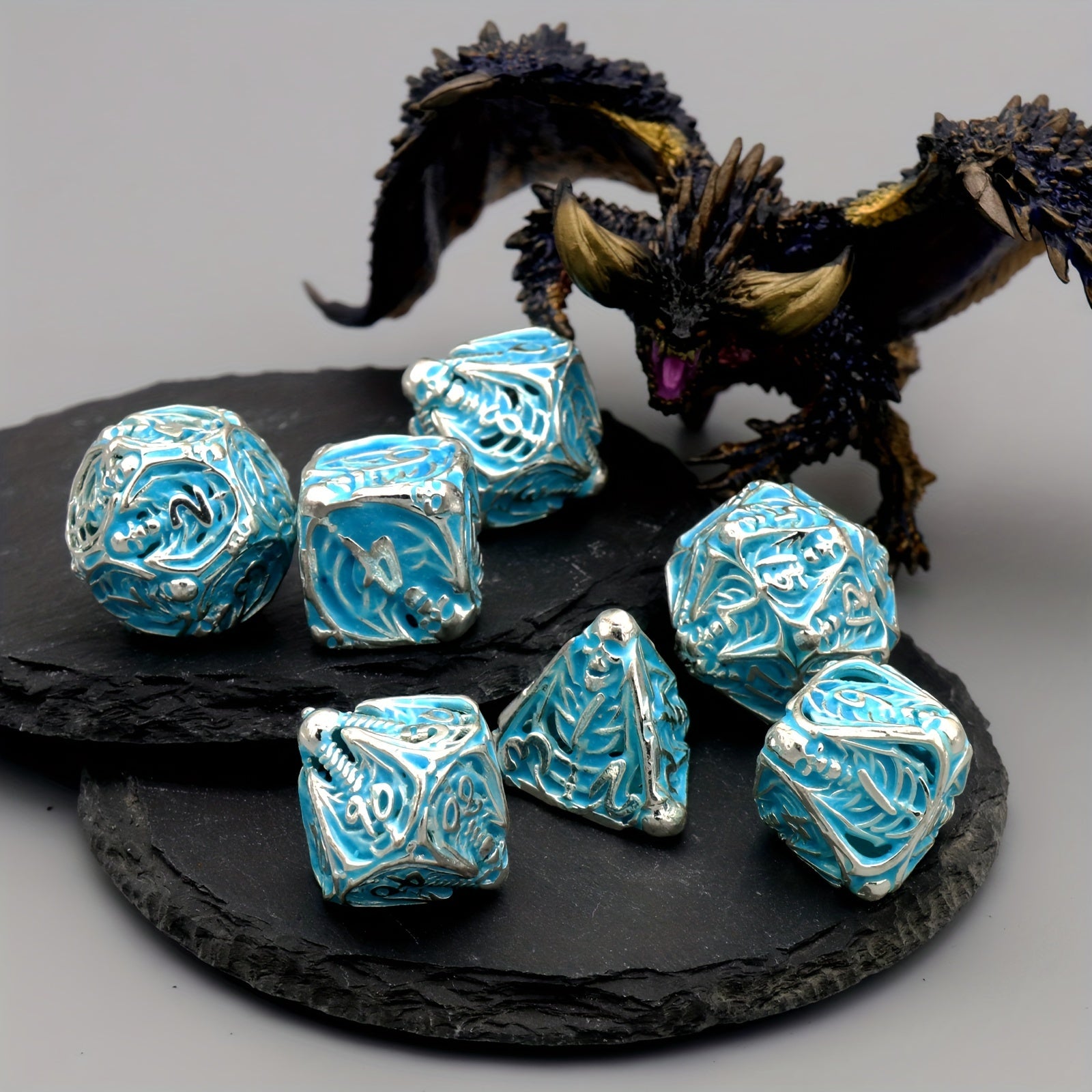 Glow In The Dark Skull Metal Dice Set 7pcs, UV Fluorescent Hollow Polyhedral RPG Dice, DND Dice, Gift For Gamers, Ideal Christmas Halloween Easter Gifts