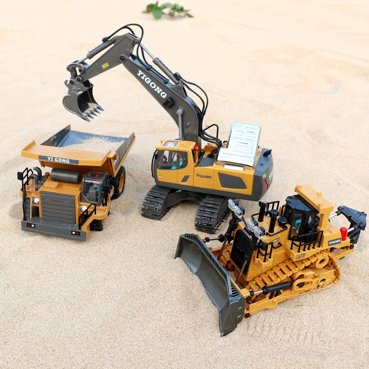 4/3/2pcs Remote Control Construction Vehicle Set, 2.4G 12-Channel Remote Control Excavator, Dump Truck, Bulldozer, Loader, Alloy and Plastic Construction Toy Car Set, RC Construction Equipment for Kids