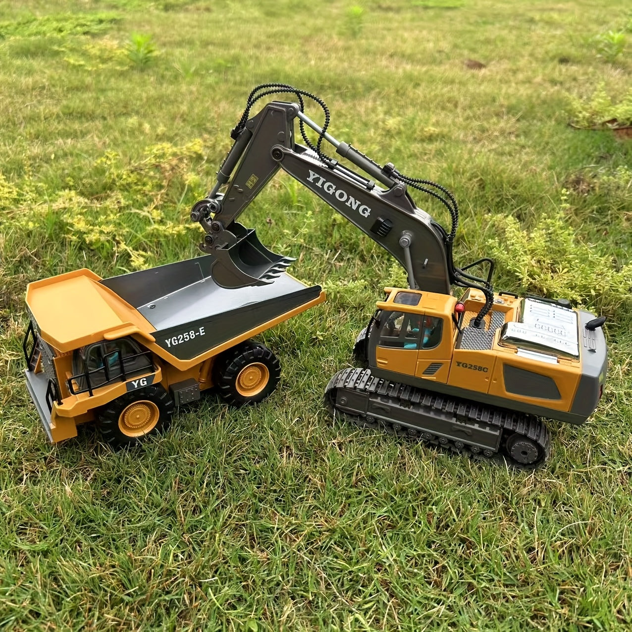 2pcs/3pcs/4pcs Set Remote Control Engineering Vehicle Set, 2.4G High-tech 11-channel Remote Control Excavator Dump Truck Bulldozer Alloy Plastic Engineering Vehicle Remote Control Construction Toy Car Set